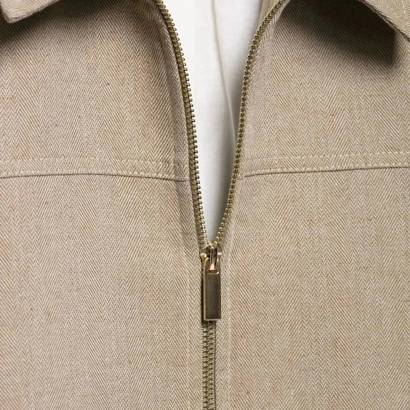 Women's 2 piece set featuring a fitted jacket and wide-leg trousers, made from breathable cotton blend with a minimalist…