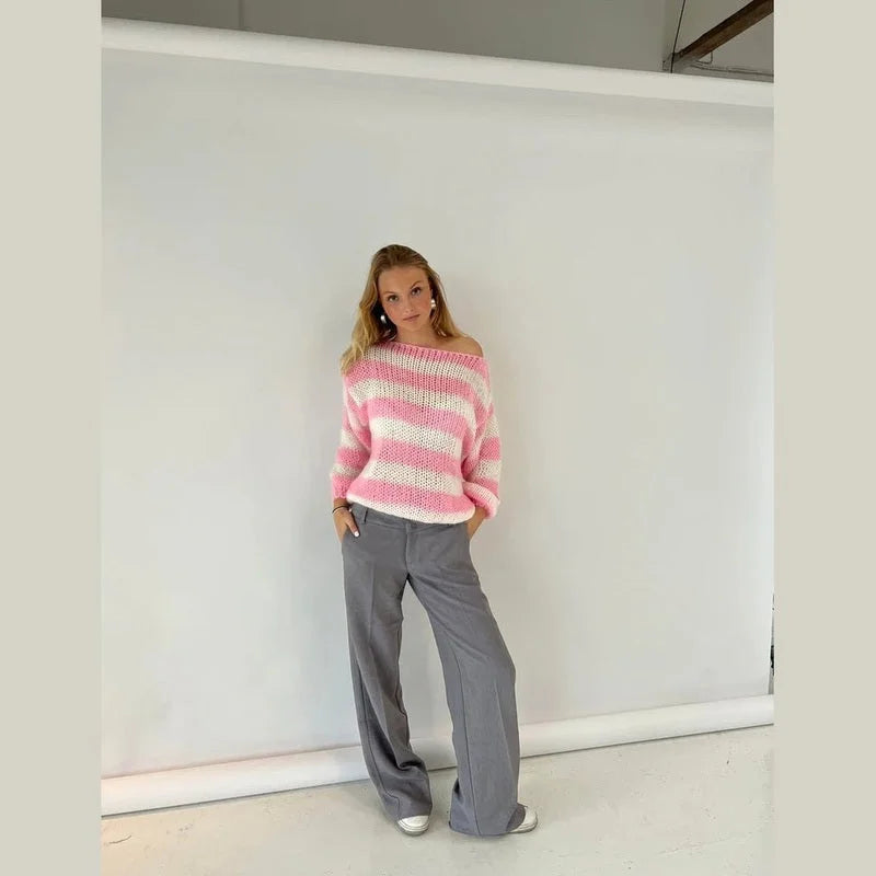 Women's casual striped sweater made of soft cotton, featuring a relaxed fit and long sleeves for everyday comfort.