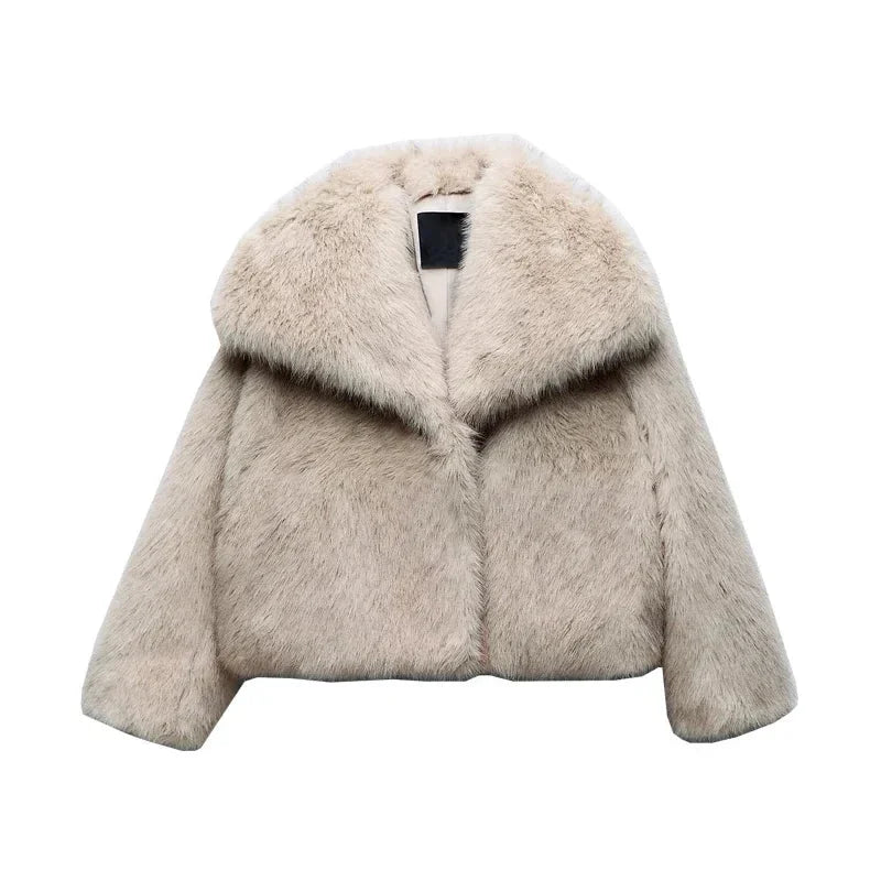 Women's fluffy jacket featuring an oversized collar, made from soft faux fur for warmth and comfort in casual settings.
