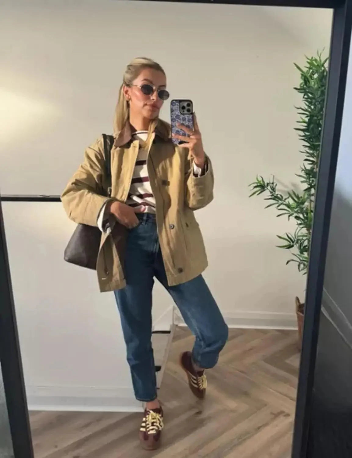 Women's oversized barn jacket featuring a corduroy collar, made from durable cotton fabric for comfortable everyday wear.