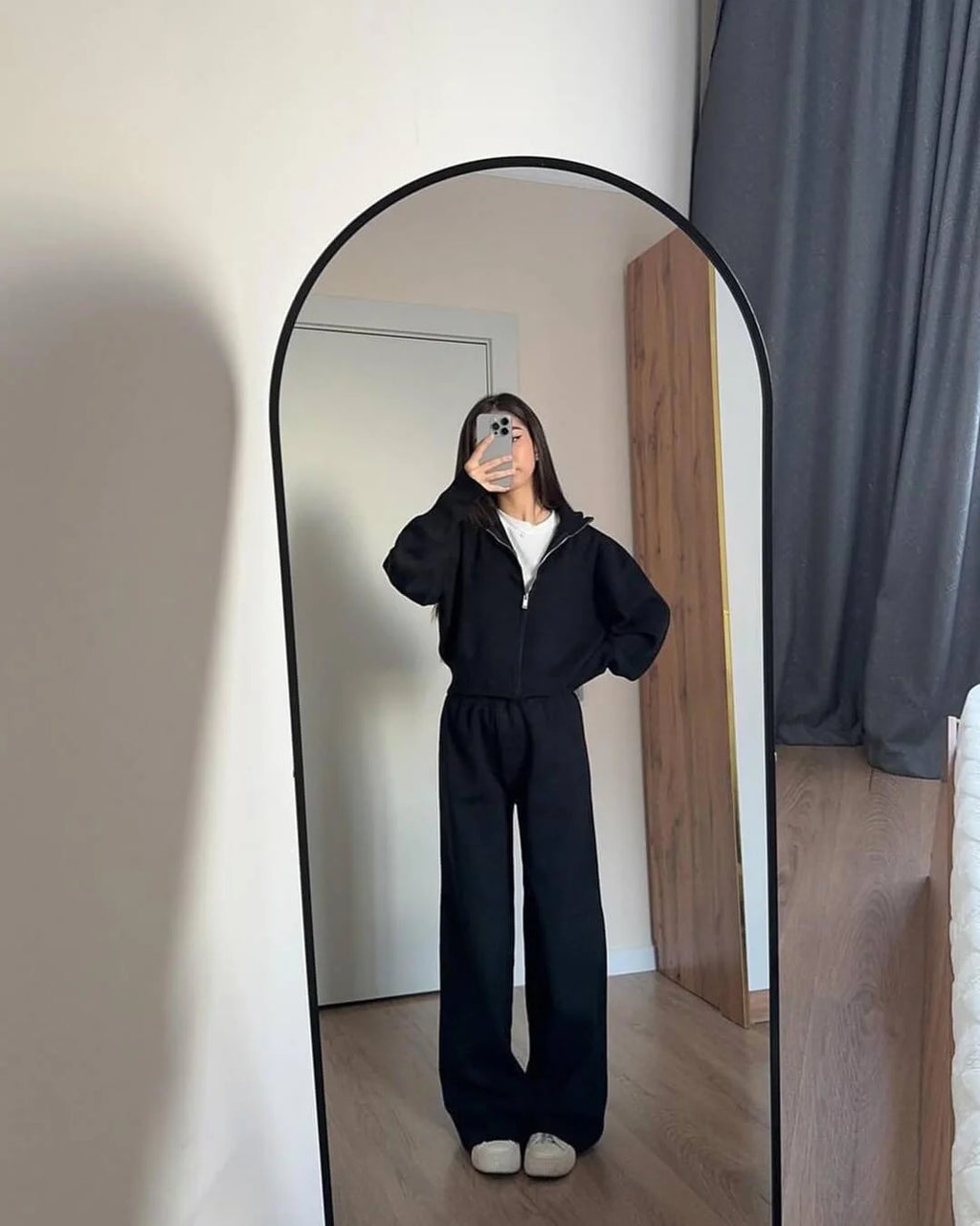 Women's knitted cotton loungewear set featuring a zipper-front design for comfort and easy wear, perfect for relaxing at…